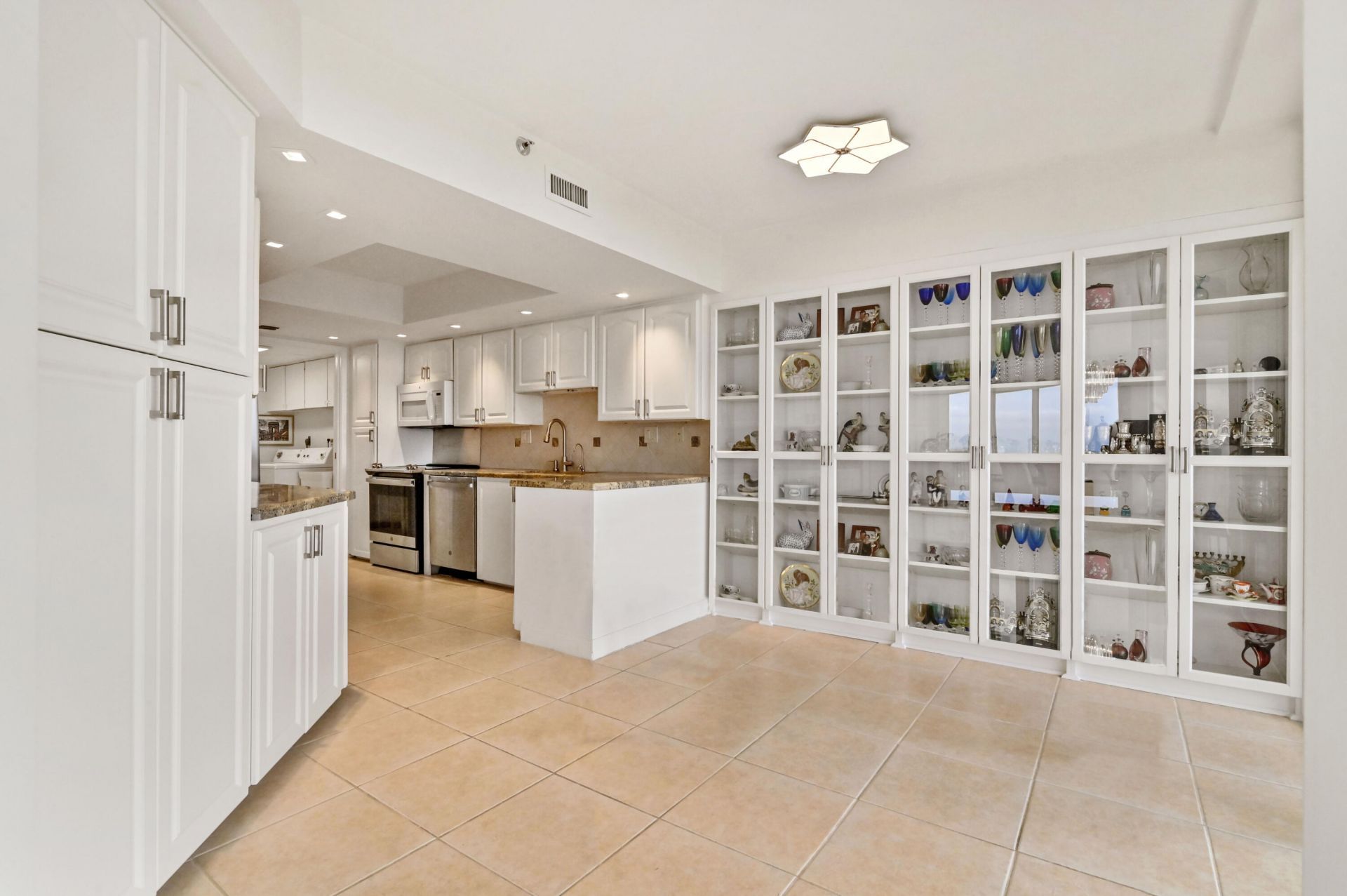 1900 Consulate Place, Unit 1704, West Palm Beach, FL 33401 Photo