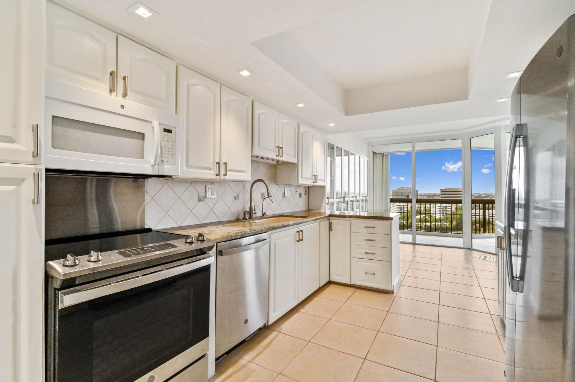1900 Consulate Place, Unit 1704, West Palm Beach, FL 33401 Photo