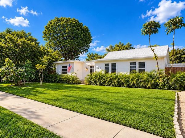 1124 N 18th Ave N , Lake Worth, FL 33460