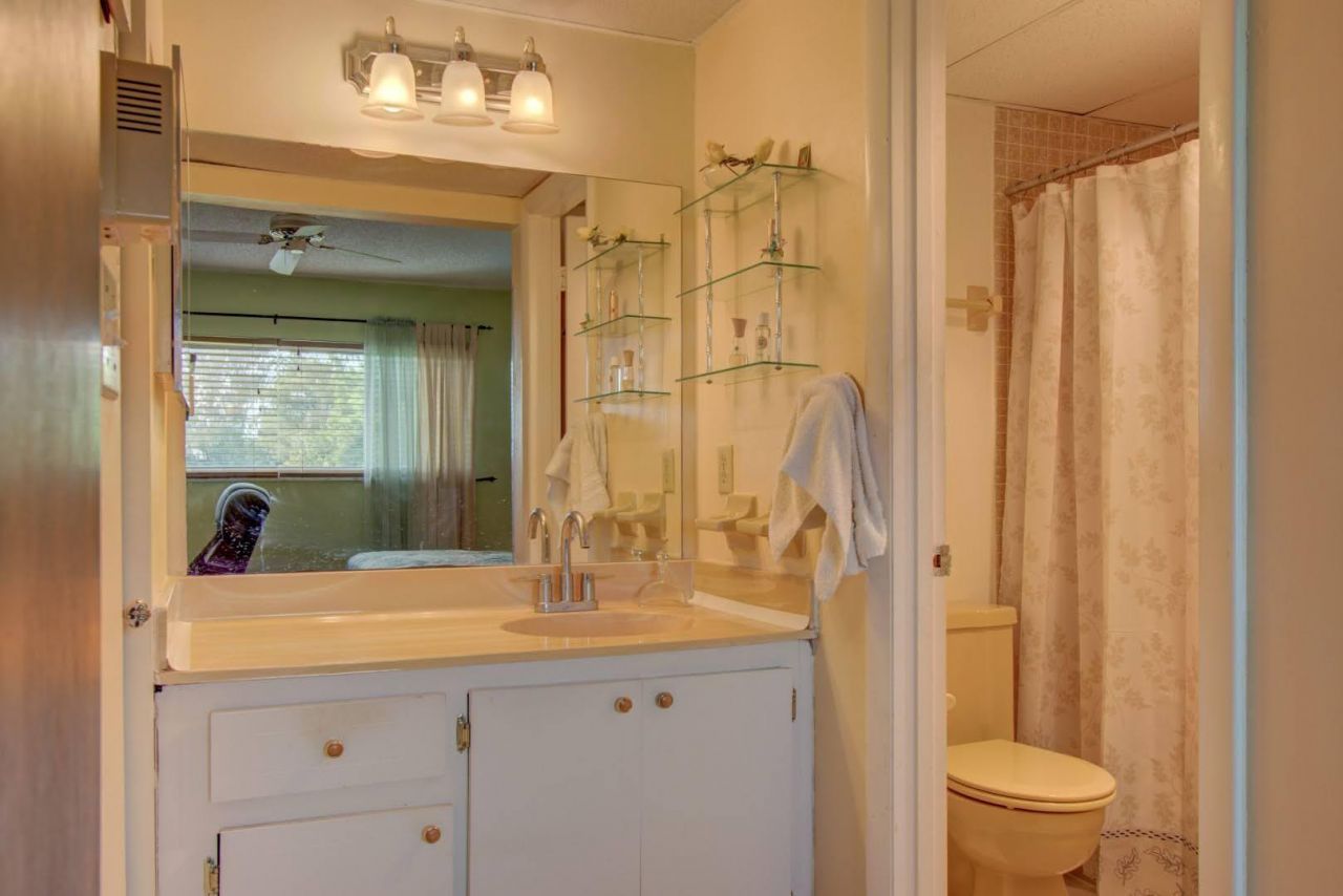 7807 Golf Cir Drive, Unit 202, Margate, FL 33063 Photo