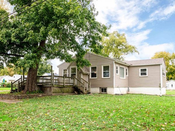 2133 E Linnett Street, Peoria Heights, IL 61616
