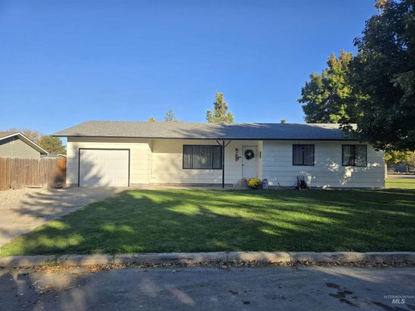 602 Poplar Ave, New Plymouth, ID 83655