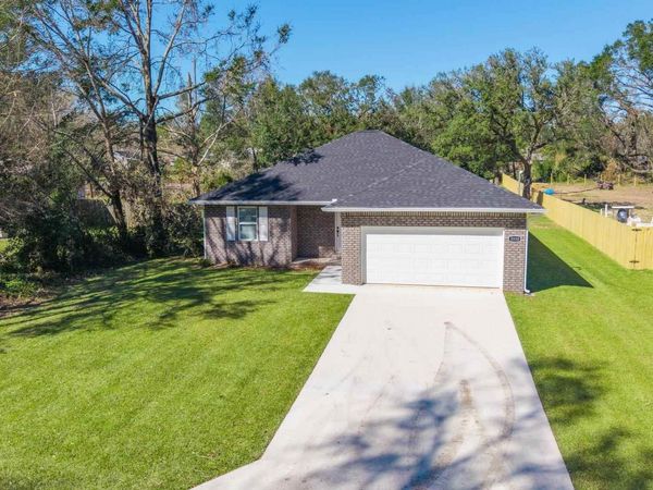 5930 Clark Rd, Milton, FL 32570