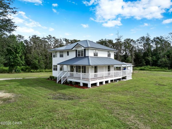 2084 Finley Avenue , Grand Ridge, FL 32442
