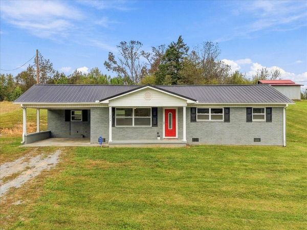 324 Hillside Street, Sneedville, TN 37869