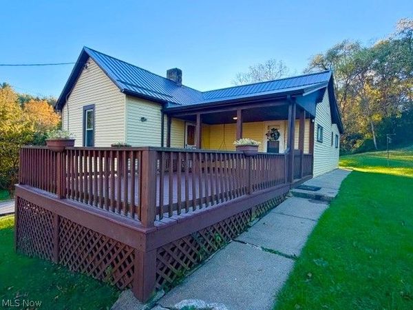 56347 1st Street, Bellaire, OH 43906