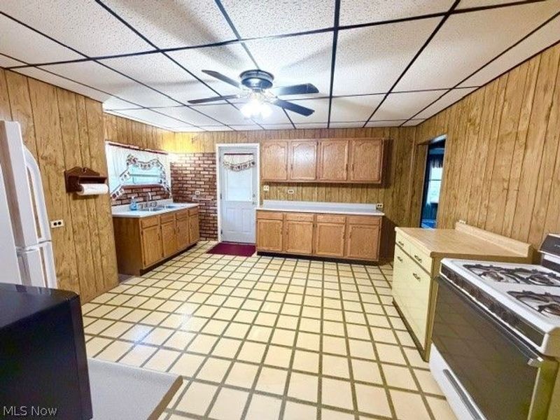 56347 1st Street, Bellaire, OH 43906 Photo 4