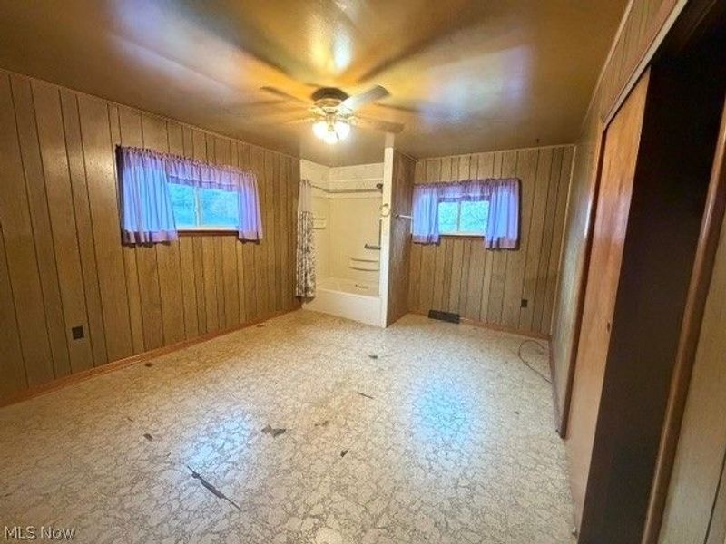 56347 1st Street, Bellaire, OH 43906 Photo 5