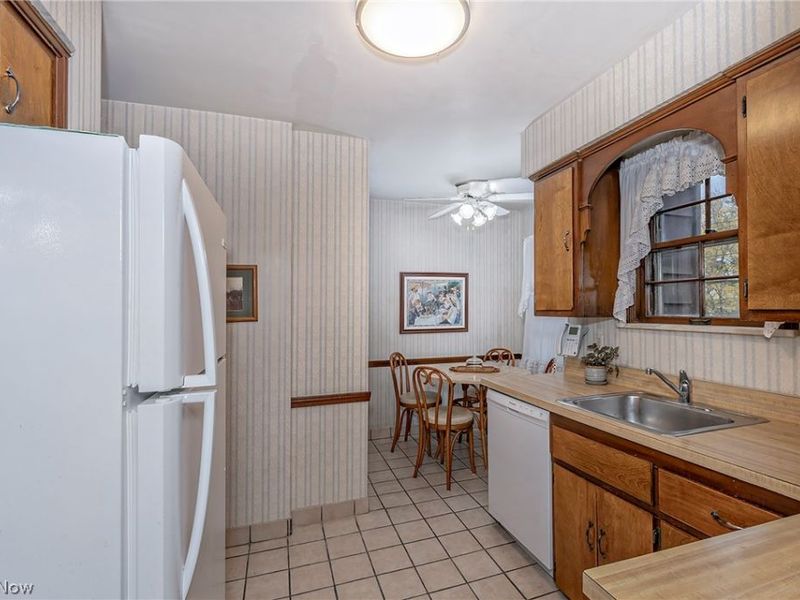23703 E Baintree Road, Beachwood, OH 44122 Photo 8