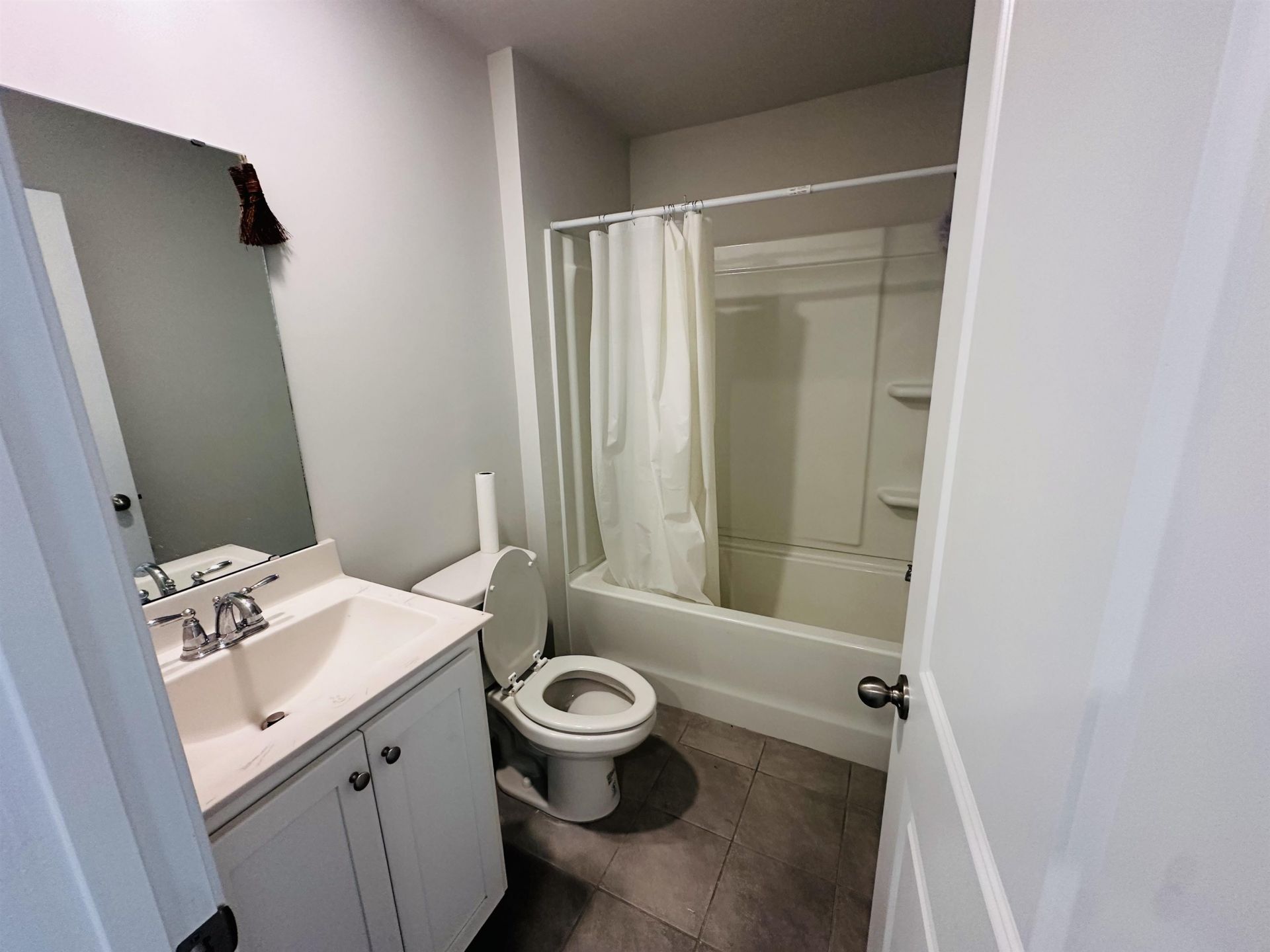 368 Logan St.  Photo 11