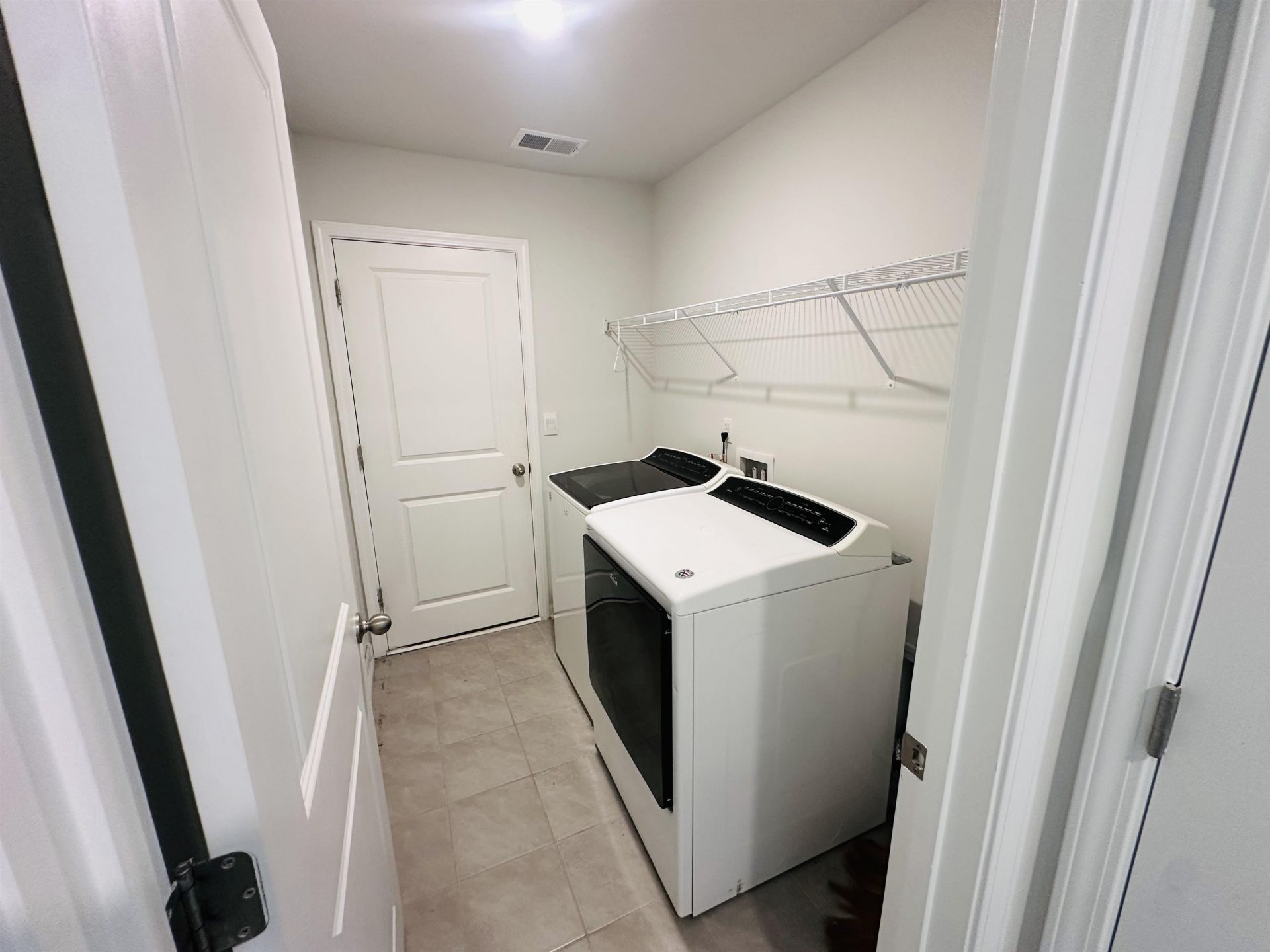 368 Logan St.  Photo 12