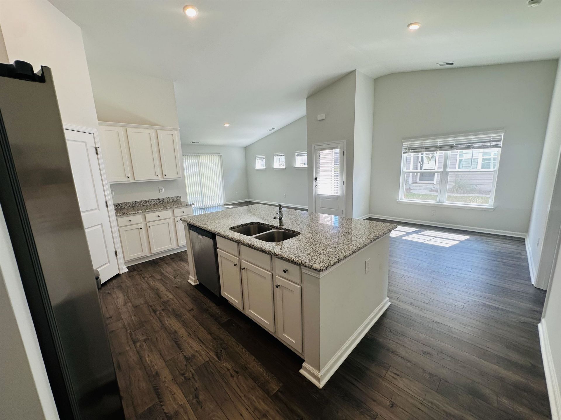 368 Logan St.  Photo 13