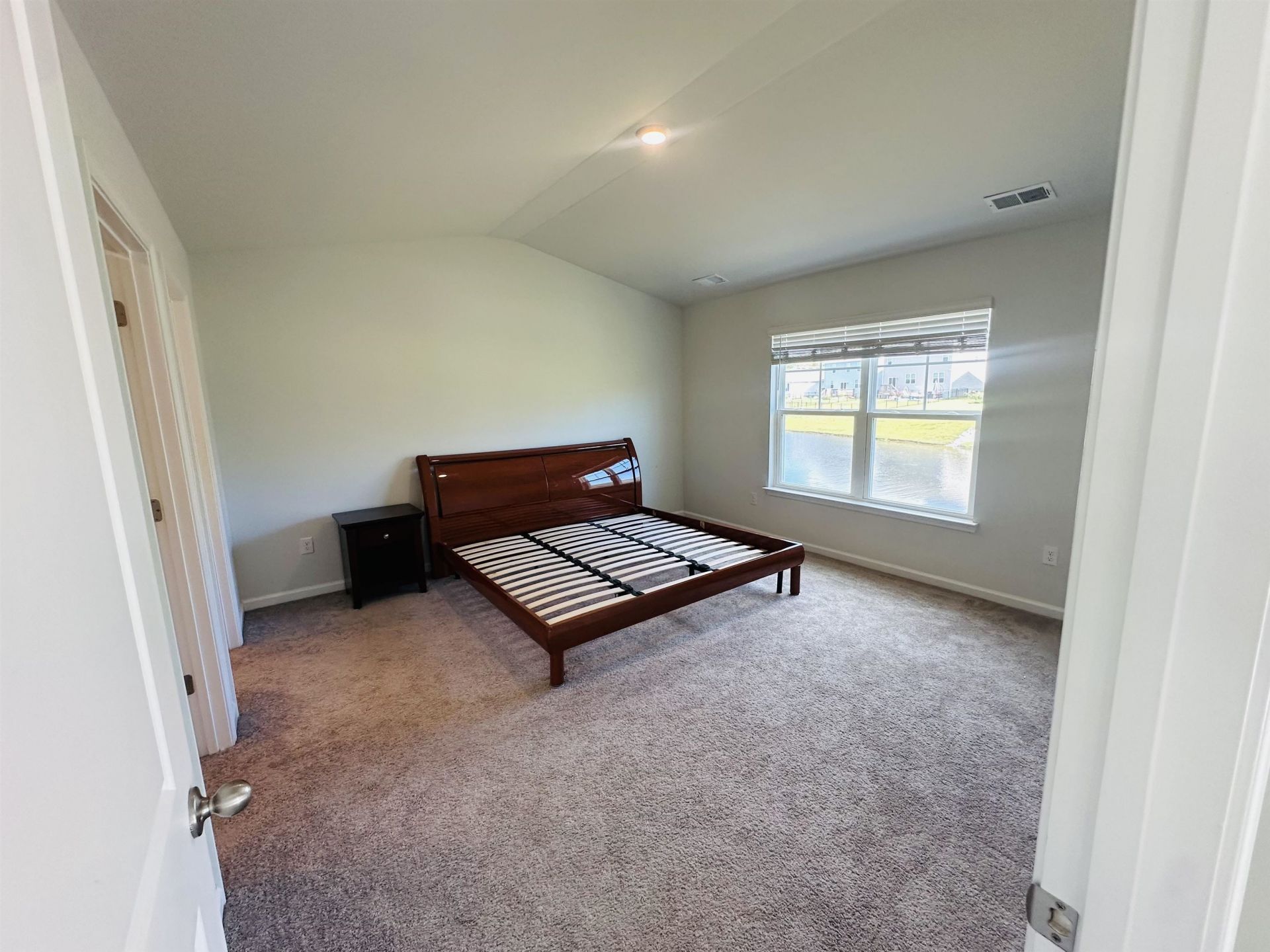 368 Logan St.  Photo 5