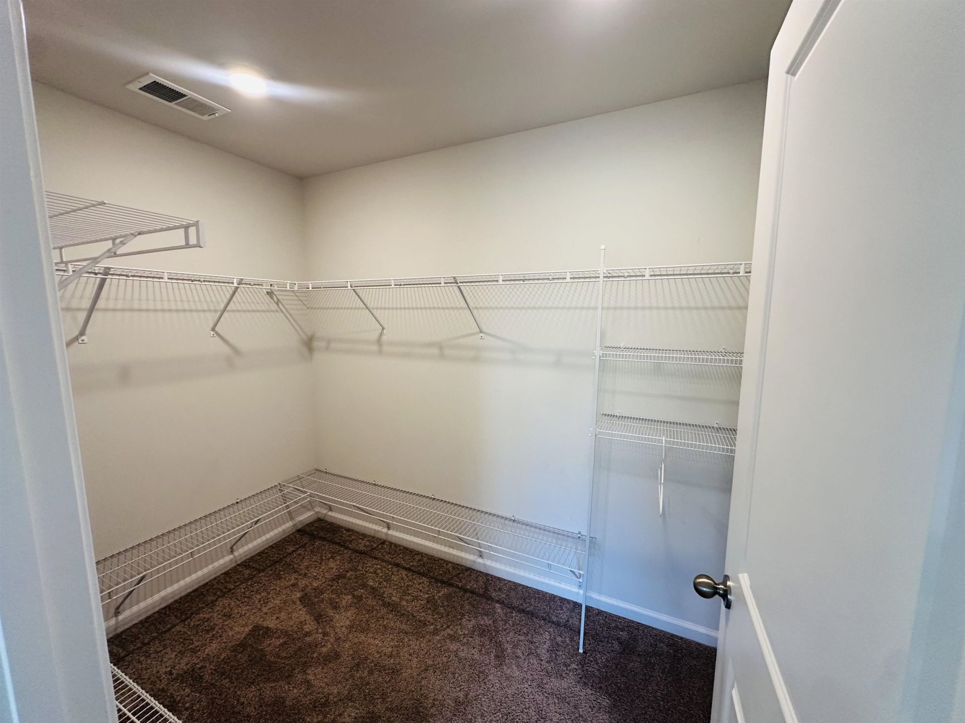368 Logan St.  Photo 7