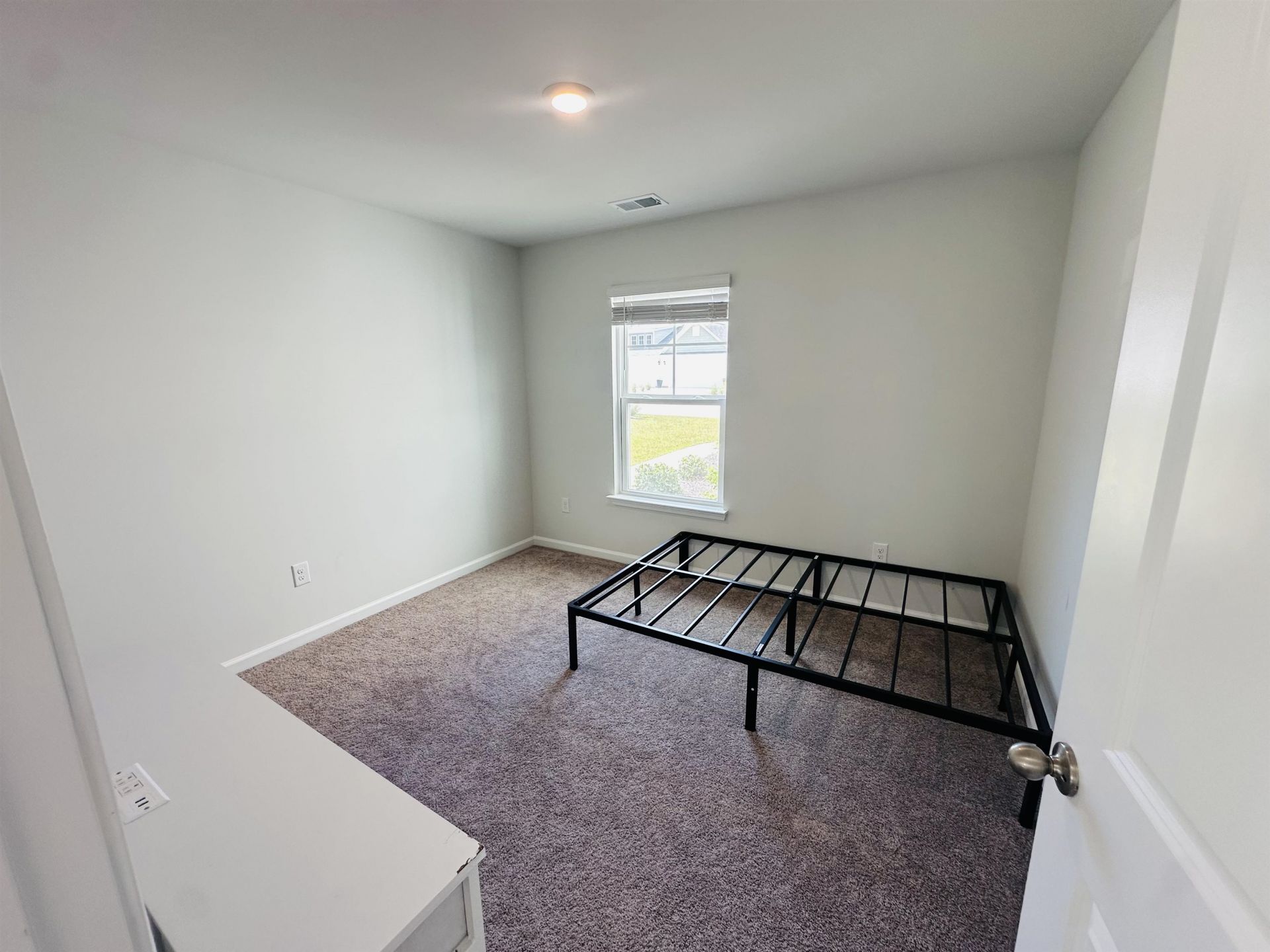 368 Logan St.  Photo 9