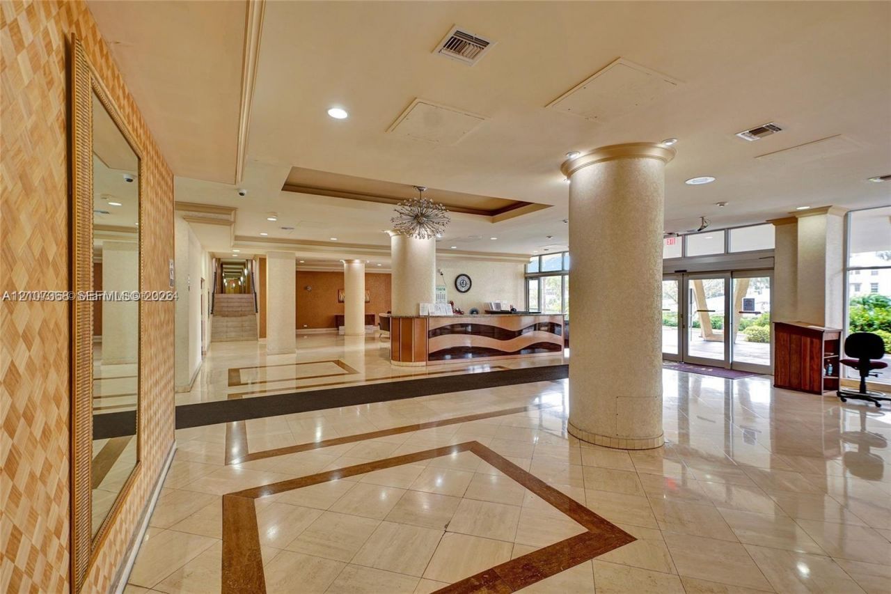251 174th St , Unit 415, Sunny Isles Beach, FL 33160 Photo