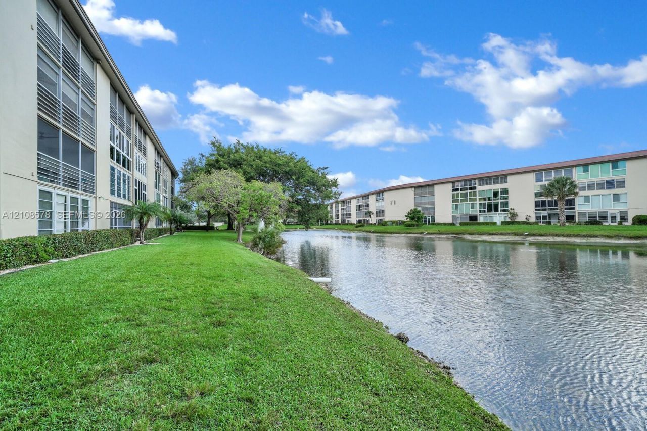 3005 Portofino Isle , Unit N2, Coconut Creek, FL 33066 Photo