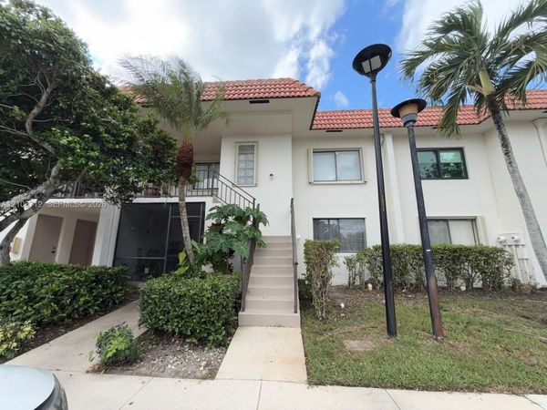 379 Lakeview Dr , Unit 205, Weston, FL 33326