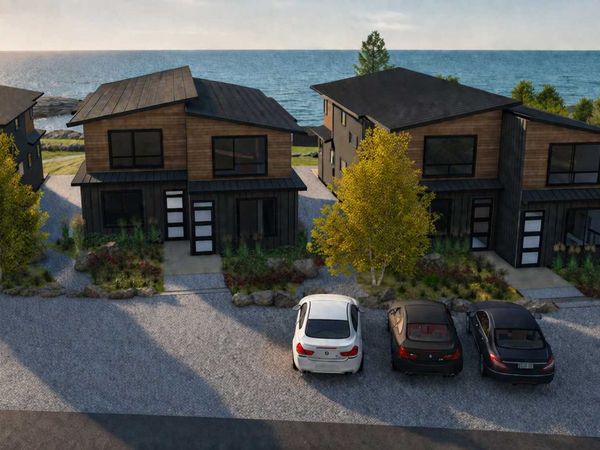 128 E Lakeview Dr, Silver Bay, MN 55614