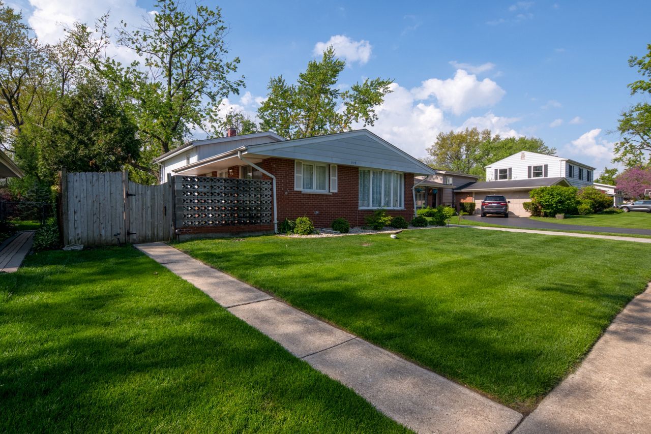 2323 Clyde Terrace, Homewood, IL 60430 Main Photo