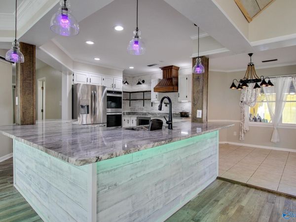 2214 Carleton Drive, Decatur, AL 35603