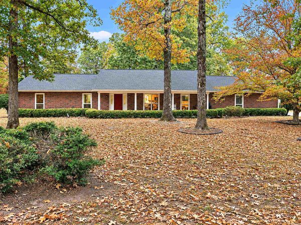 6835 Village Drive , Pine Bluff, AR 71603