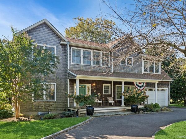 27 Lamb Avenue , Quogue, NY 11959