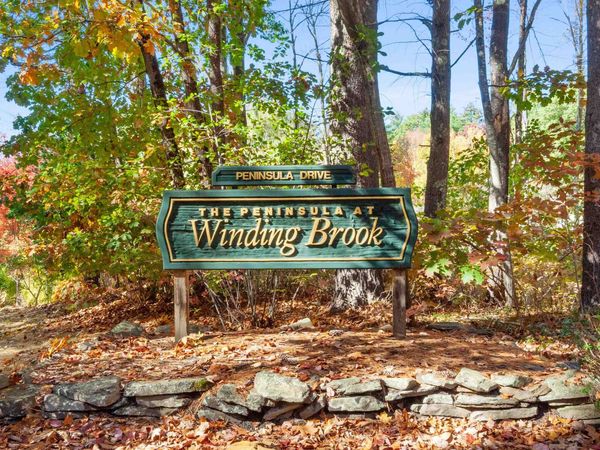 66 Peninsula Drive, Stratham, NH 03885