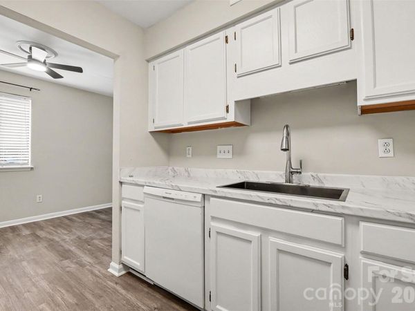 3201 Heathstead Place , Charlotte, NC 28210