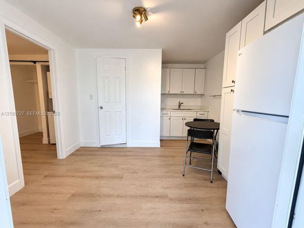 6561 SW 32nd St , Miami, FL 33155
