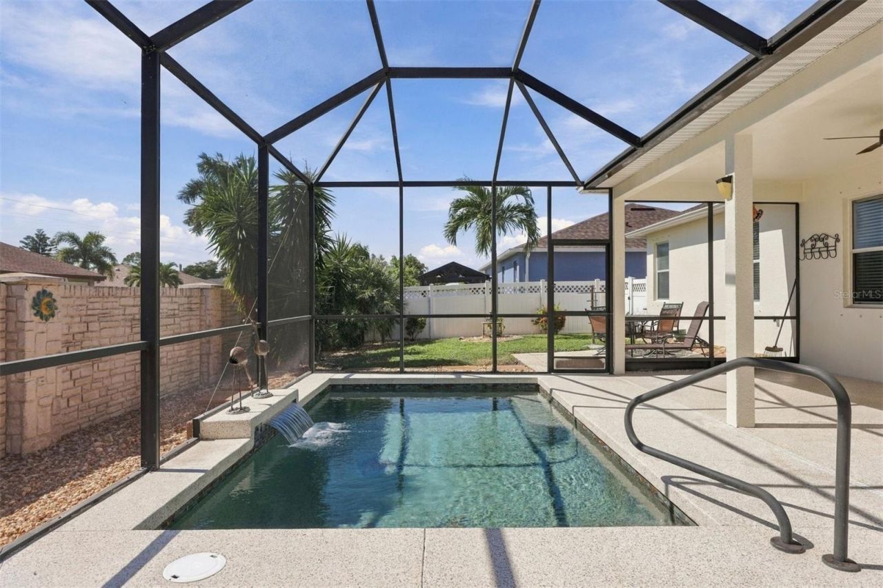 318 65th Avenue E, Bradenton, FL 34203 Photo