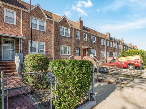 22533 Murdock Avenue , Cambria Heights, NY 11429