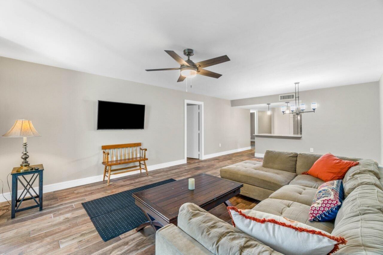 1555 S Federal Highway, Unit 203, Delray Beach, FL 33483 Photo