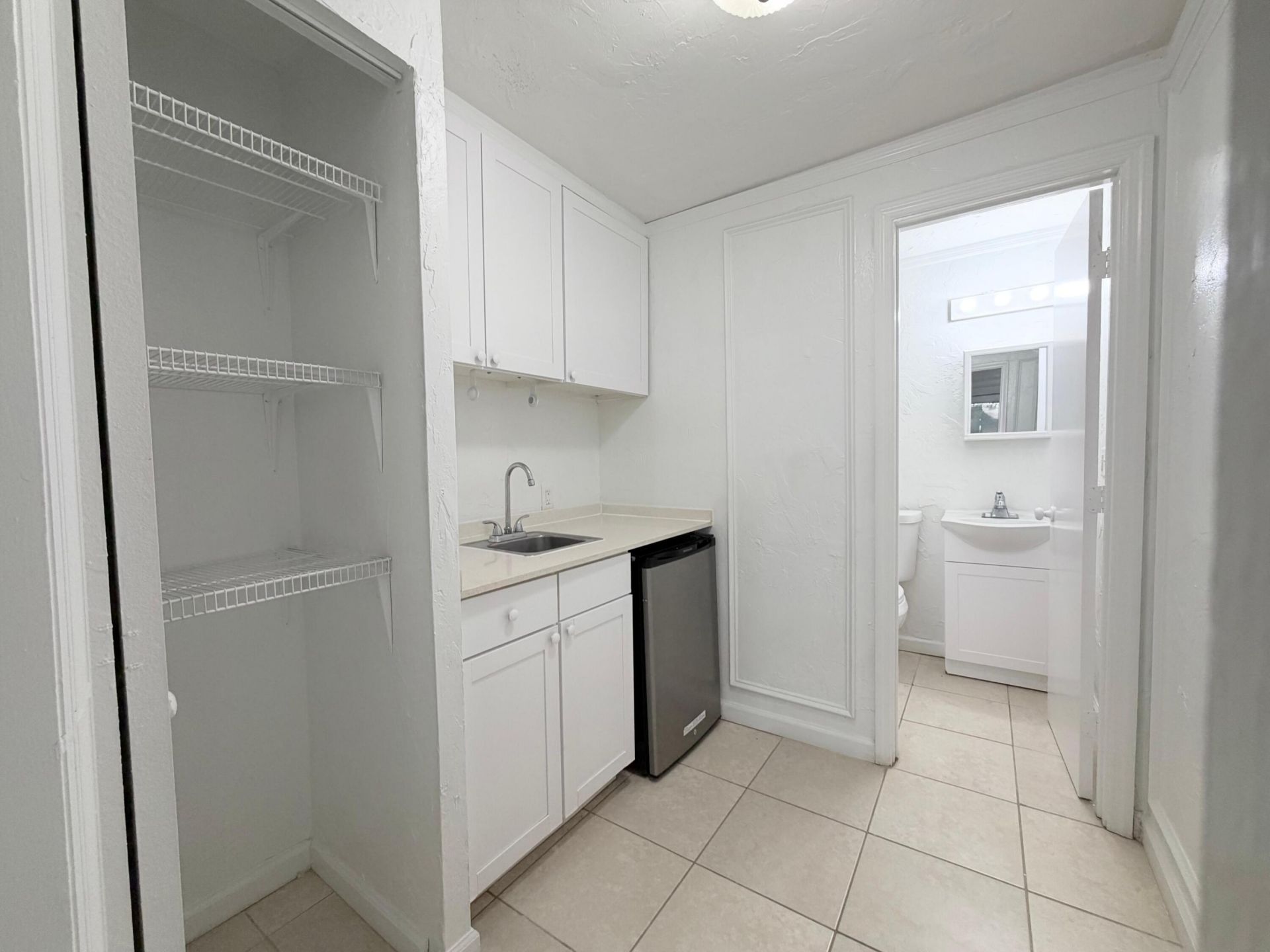 411 Maddock Street, Unit B, West Palm Beach, FL 33405 Photo
