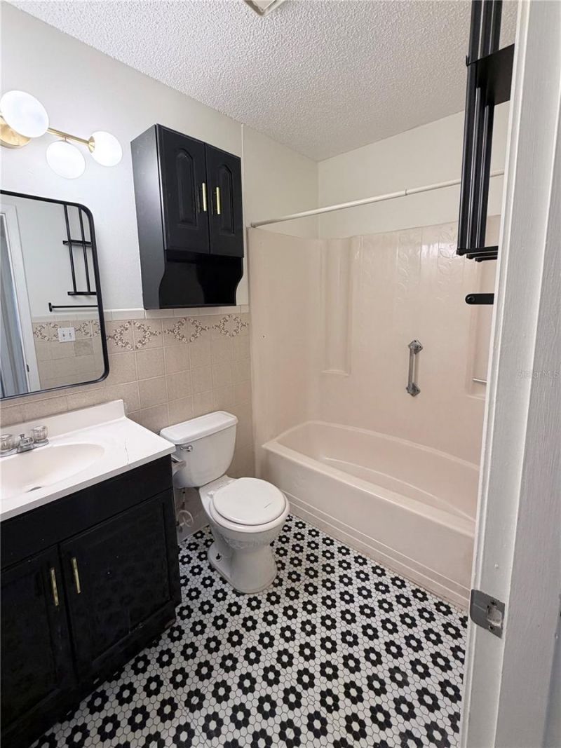 1119 68th Avenue Drive W, Unit 1119, Bradenton, FL 34207 Photo