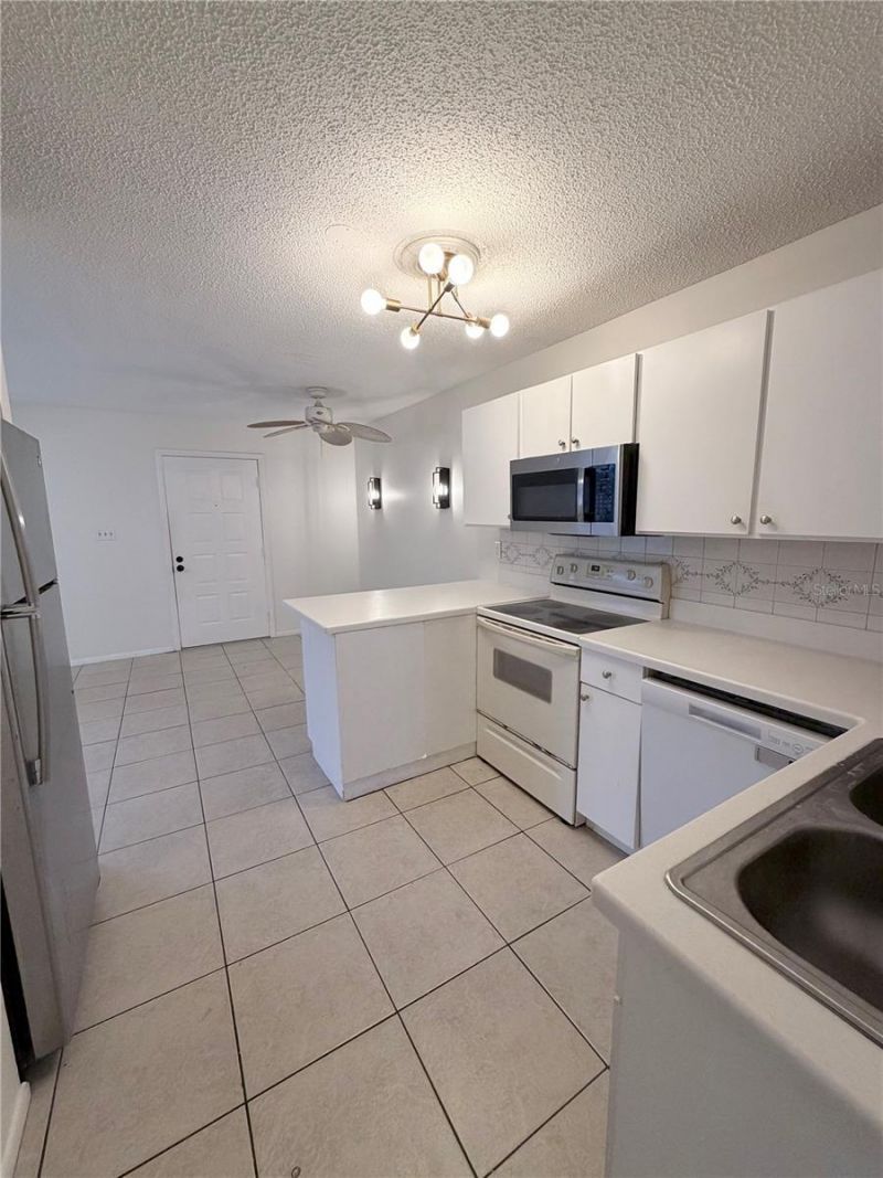 1119 68th Avenue Drive W, Unit 1119, Bradenton, FL 34207 Photo