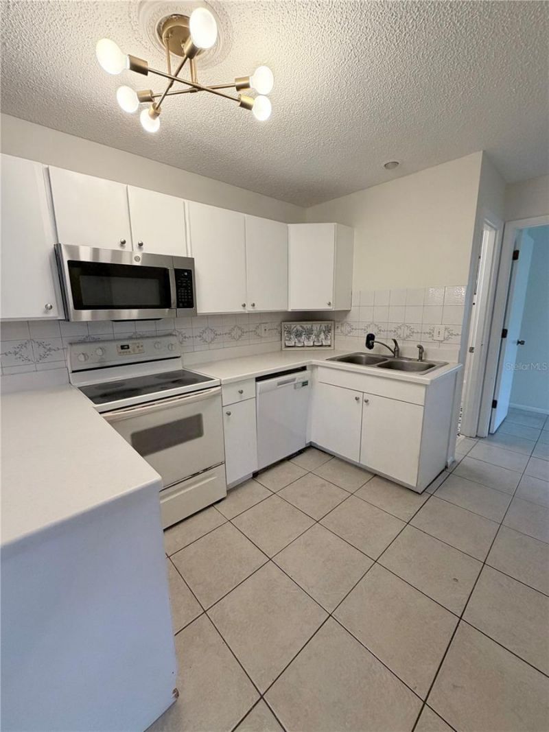1119 68th Avenue Drive W, Unit 1119, Bradenton, FL 34207 Photo