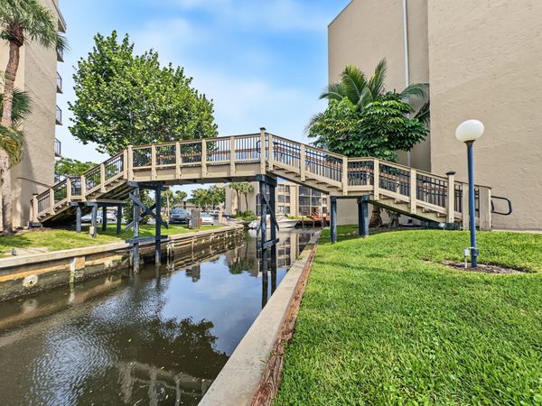 12 ROYAL PALM Way, Unit 2050, Boca Raton, FL 33432
