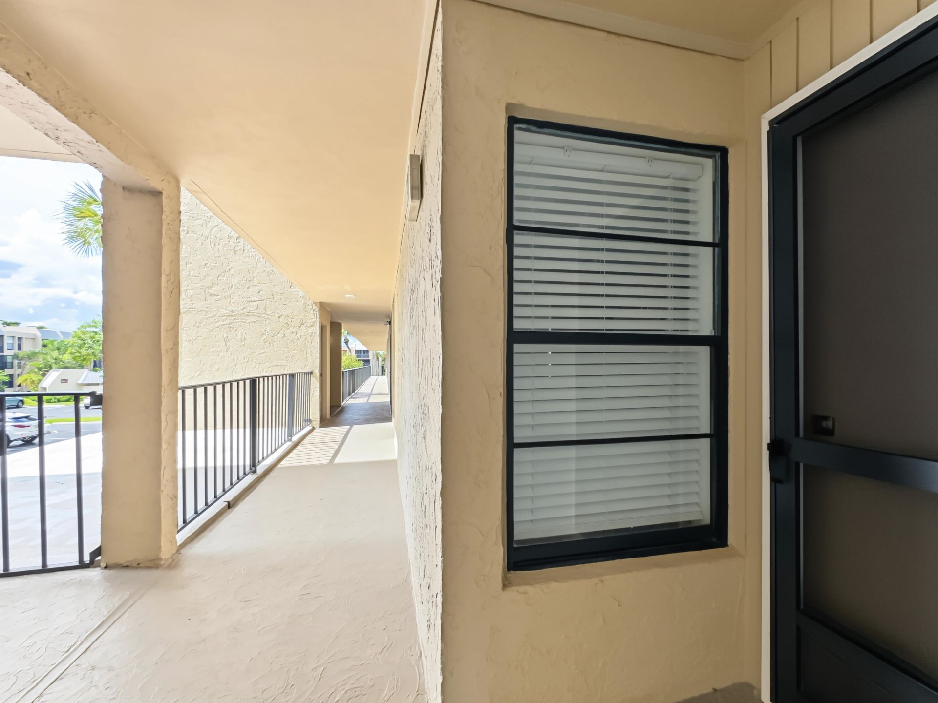 12 Royal Palm Way, Unit 2050, Boca Raton, FL 33432 Photo