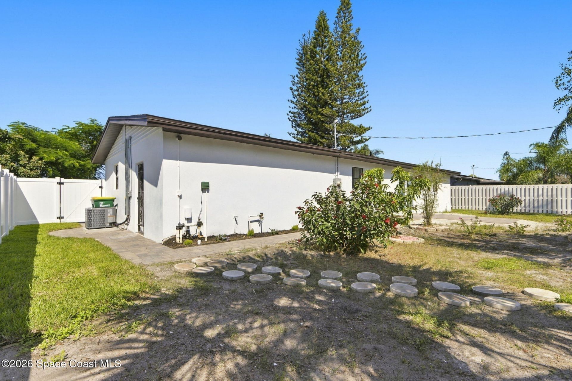 356 W Exeter Street , Satellite Beach, FL 32937 Photo