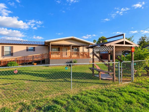 512 SW Hickey, Cotulla, TX 78014