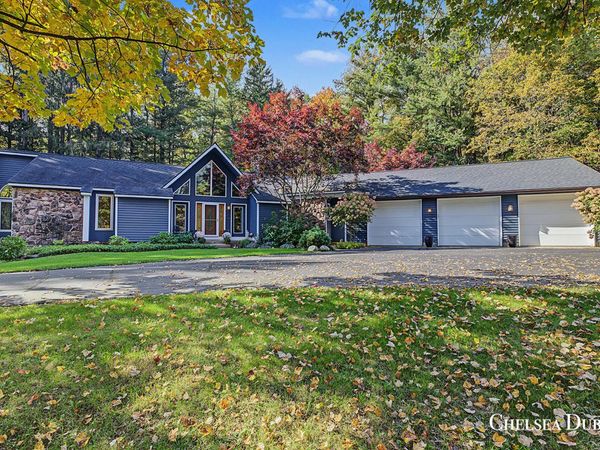 9393 Ravine Drive SE, Caledonia, MI 49316