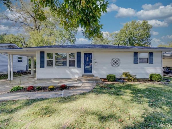 23 Manor Drive, Florissant, MO 63031