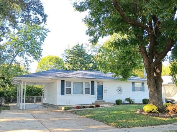 23 Manor Drive , Florissant, MO 63031