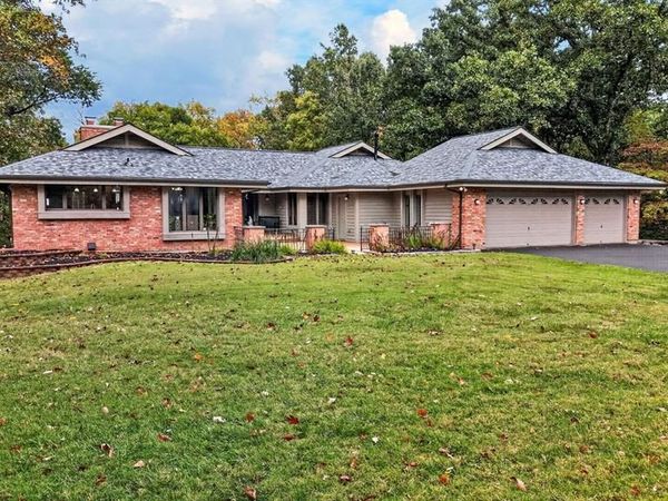 56 Chesterfield Lakes Road, Chesterfield, MO 63005