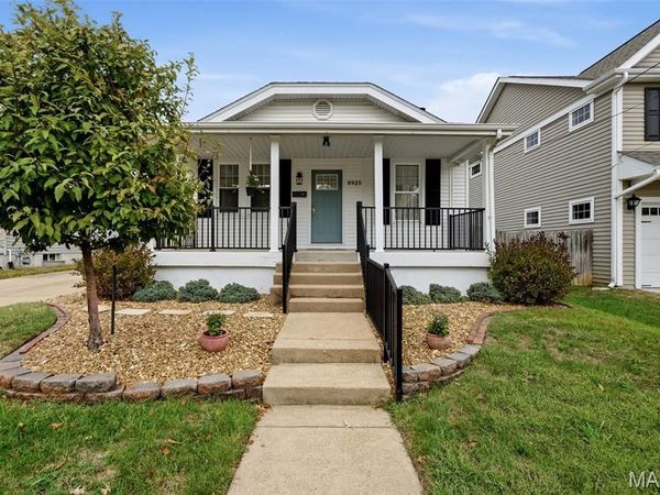 8925 Lawn Avenue, St Louis, MO 63144
