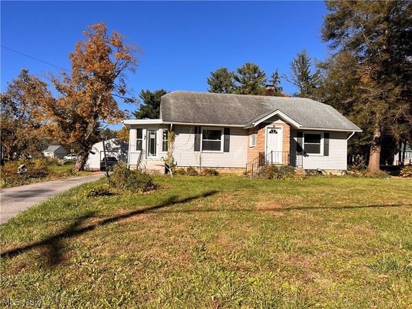 830 E South Range Road , North Lima, OH 44452