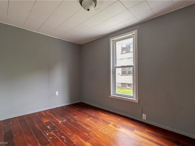 904 Work Drive, Akron, OH 44320 Photo 17