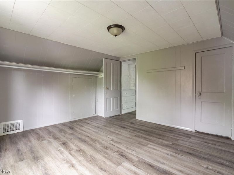 904 Work Drive, Akron, OH 44320 Photo 21
