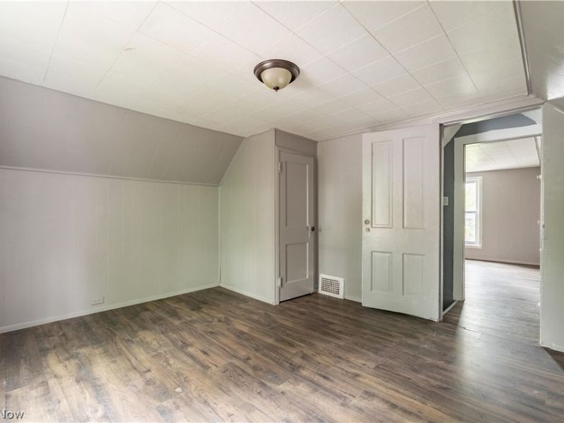 904 Work Drive, Akron, OH 44320 Photo 25